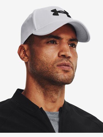 Casquette de sport UNDER ARMOUR en blanc : devant