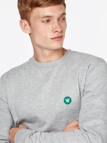 WOOD WOOD - Sweatshirt 'Tey' em cinzento