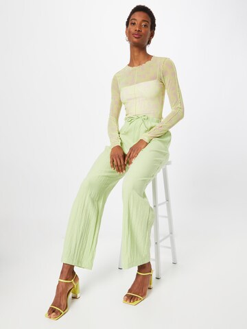 Loosefit Pantalon Monki en vert