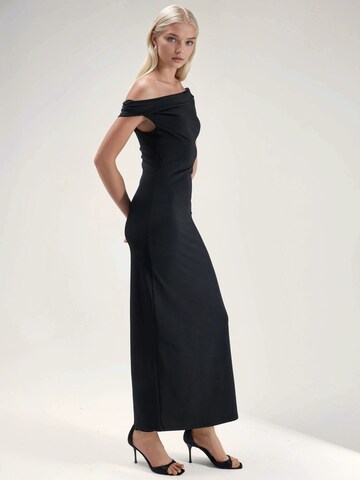 Hiccup Evening dress in Black