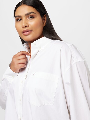 Tommy Jeans Curve Bluse in Weiß