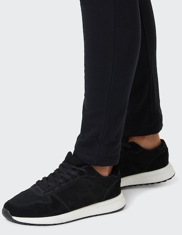 VENICE BEACH Tapered Pants in Black