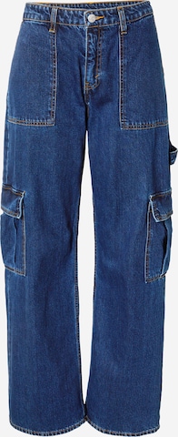 Monki Loose fit Cargo Jeans in Blue: front