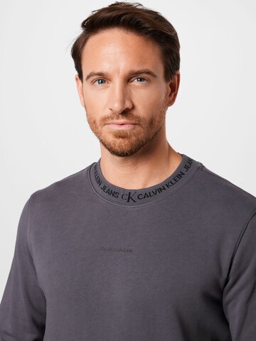 Calvin Klein Jeans - Sudadera en gris