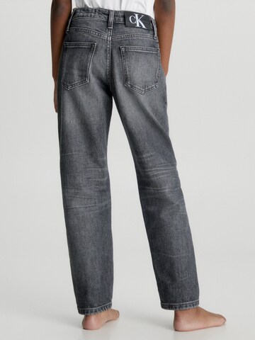 Calvin Klein Jeans Loosefit Jeans in Grau