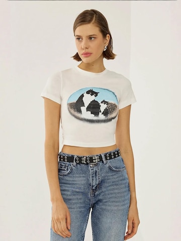 Hiccup Shirt in White: front