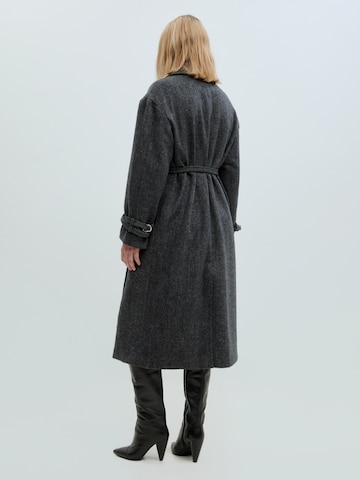 EDITED Overgangsfrakke 'Mareile' i grå