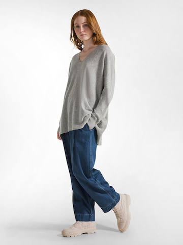 Pullover extra large di DEHA in grigio