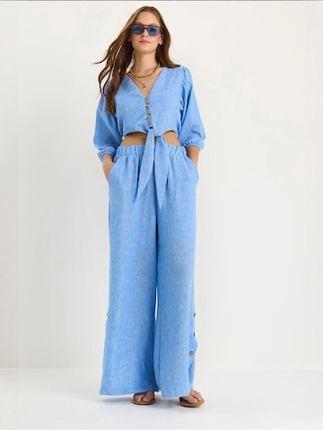 Completo pantalone di Bianco Lucci in blu