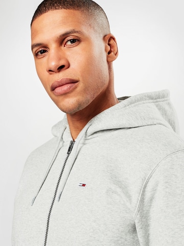 Tommy Jeans - Ajuste regular Sudadera con cremallera en gris