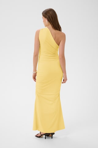 Kaffe - Vestido de noche 'KASunnie' en amarillo
