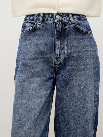 ABOUT YOU x Marie von Behrens Wide leg Jeans in Blue