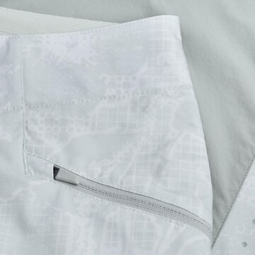 ENDURA Skinny Sportshorts in Weiß