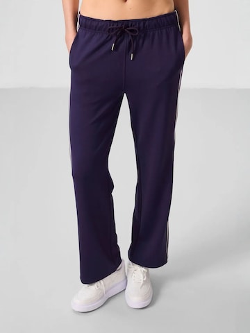 Tommy Life Trousers in Purple: front