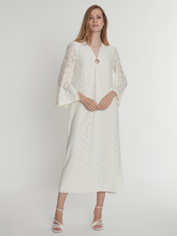 Ana Alcazar Kleid ' Pagyla ' in Weiß