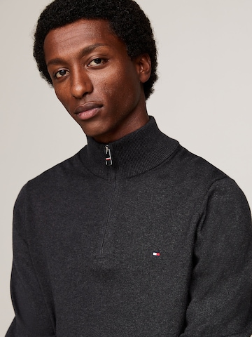 TOMMY HILFIGER Pullover in Grau