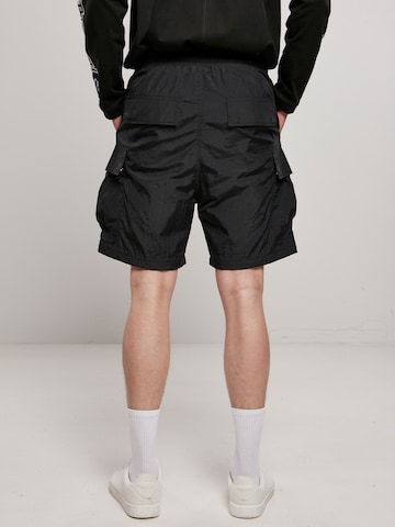 Urban Classics Regular Shorts in Schwarz