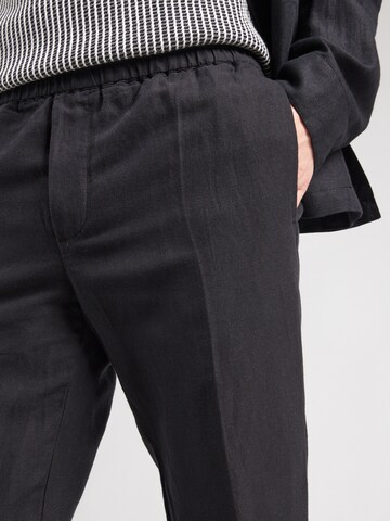 Samsøe Samsøe - Tapered Pantalón de pinzas 'SMITHY' en negro