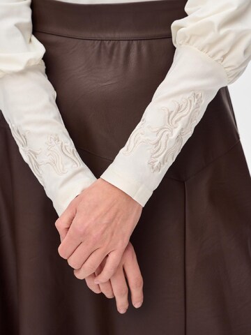 Blue Shadow Bluse‌‌‌‌‌‌‌‌‌‌ in Beige