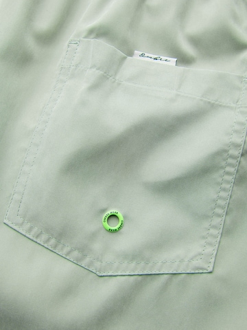 regular Pantaloni sportivi di Ombre in verde