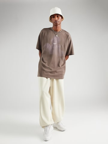 Nike Sportswear Tapered Broek 'CLUB' in Beige