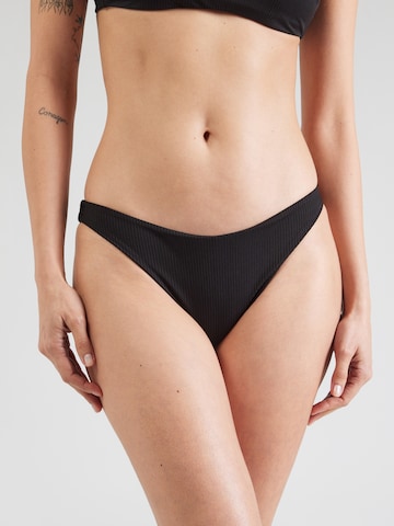 Slip costum de baie de la HUGO pe negru: față