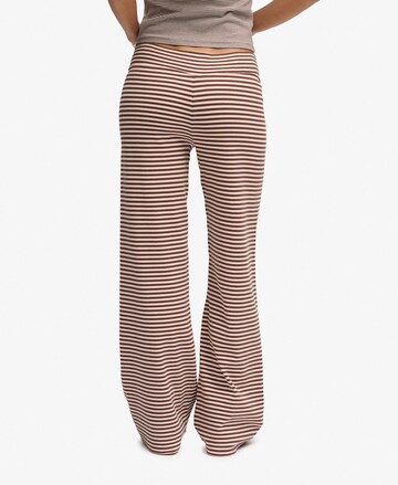 Superdry & Co Regular Hose 'Athletic Essentials' in Braun