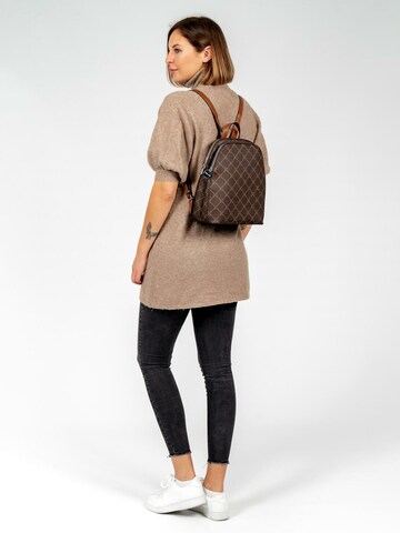 TAMARIS Backpack 'Anastasia' in Brown: front