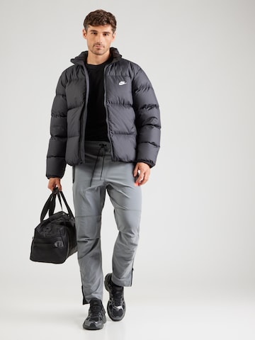 Nike Sportswear Tapered Παντελόνι σε γκρι