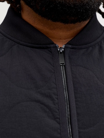 Jack & Jones Plus Jacke 'JJAXEL' in Schwarz