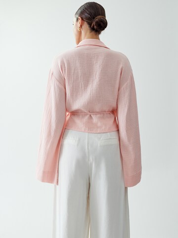 The Fated Bluse 'TANNON' in Pink: zadná strana