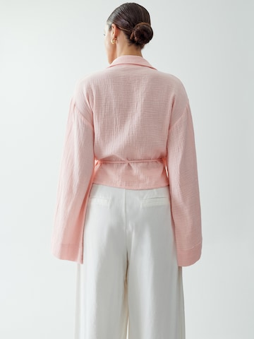 The Fated Blouse 'TANNON' in Pink: back