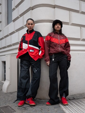 Nike Sportswear Низкие кроссовки 'FIELD GENERAL' в Красный