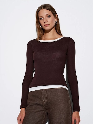 Dilvin Blouse in Bruin: voorkant