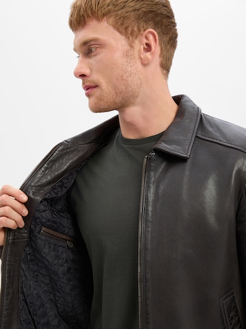 Finshley & Harding Between-season jacket in Brown