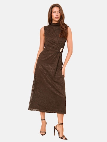 Robe Lipsy en marron : devant