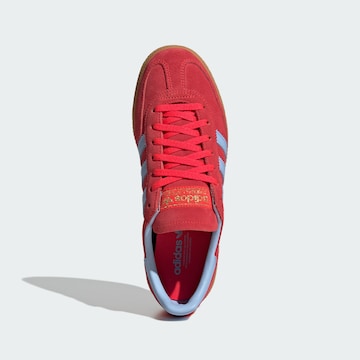 ADIDAS ORIGINALS Низкие кроссовки 'Handball Spezial' в Красный