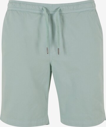 Urban Classics Regular Pants in Green: front