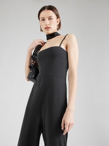 Tuta jumpsuit di Monki in nero