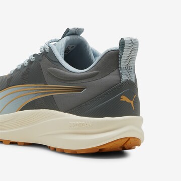 PUMA Laufschuh in Grau