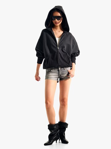 Coupe slim Jean Bershka en gris