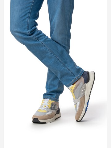 Floris van Bommel Sneaker 'De Treener 01.00' in Gelb