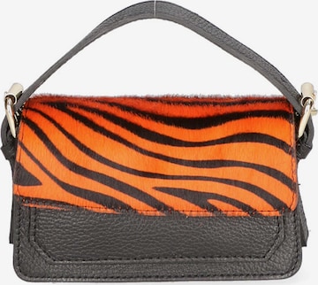 faina Handbag in Black: front