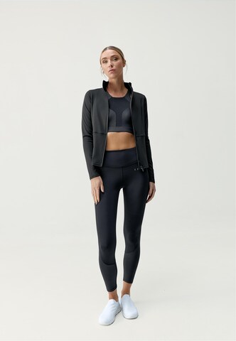 Born Living Yoga Skinny Trainingsjack 'Ivet' in Zwart
