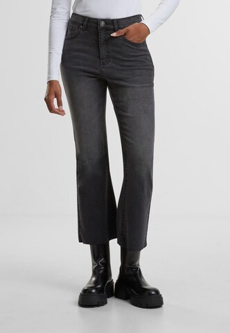 Urban Classics Flared Jeans in Schwarz