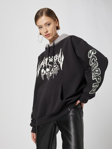 VIERVIER Sweatshirt 'Havin' i svart: forside