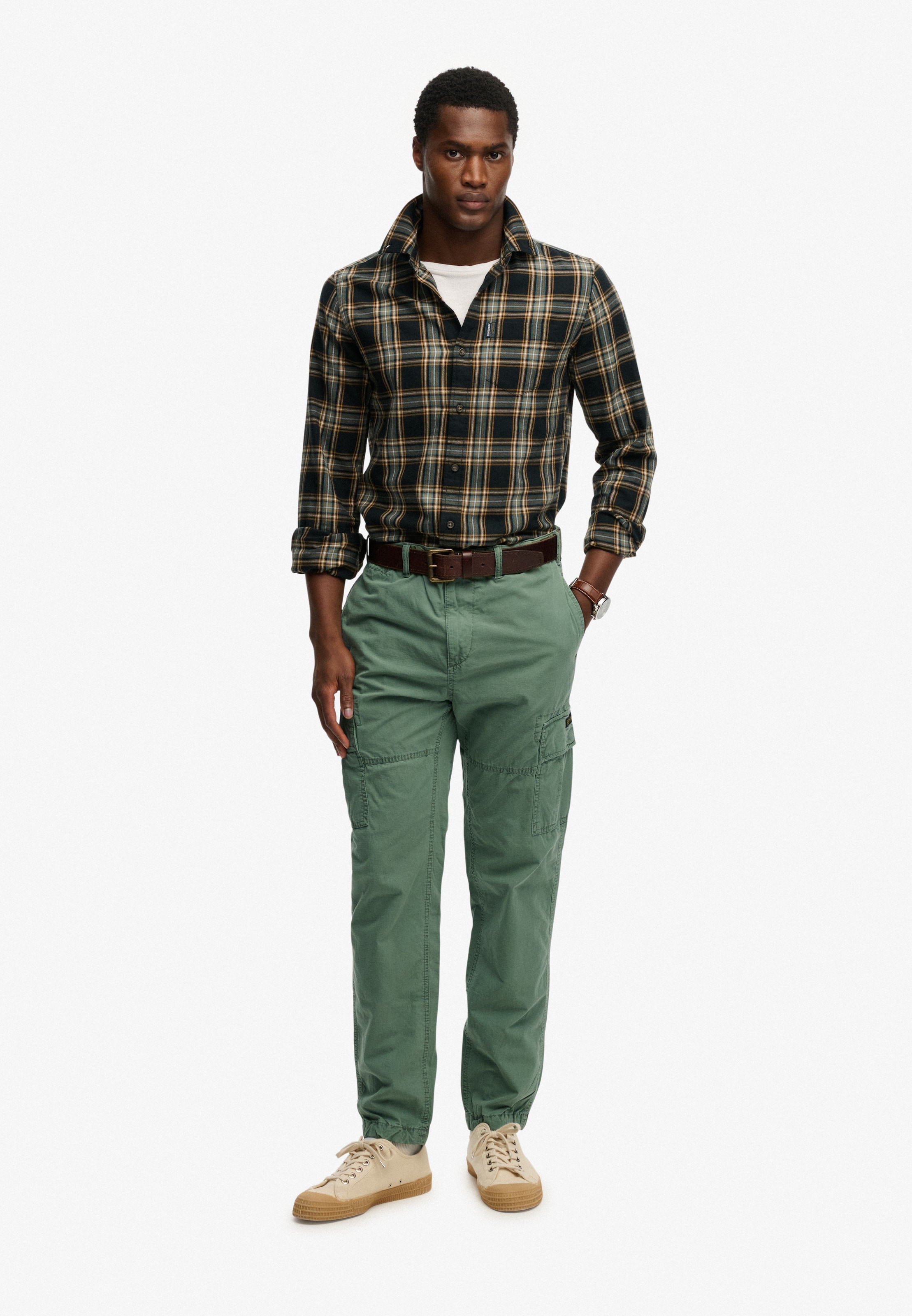 Superdry & Co Regular Hose in Grün: Vorderseite