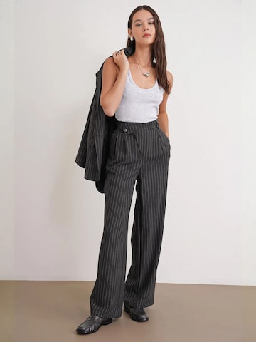 regular Pantaloni con pieghe di MixRay in grigio