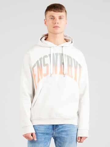 QS Sweatshirt in Grey: front