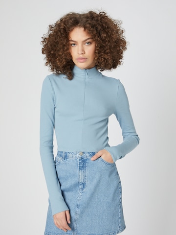 ABOUT YOU x Swalina&Linus Shirt 'Laila' in Blauw: voorkant